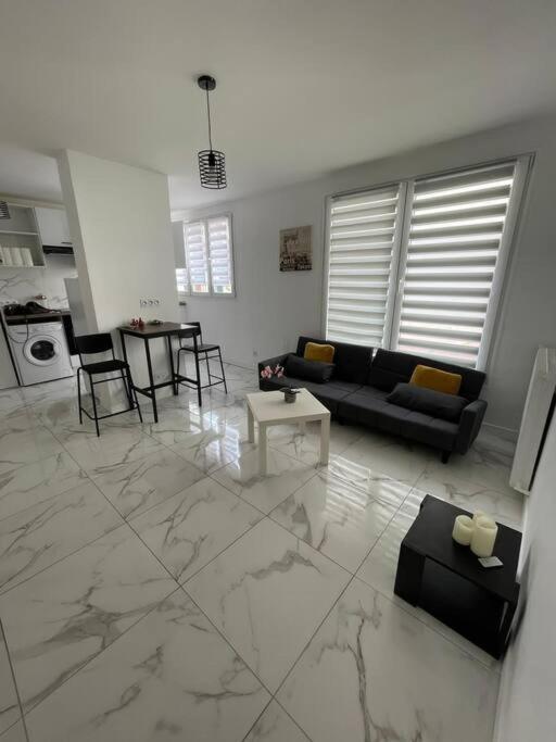 Appartement 2 Pieces, Salon Et Chambre, 44M2 Refait A Neuf 克利希 外观 照片