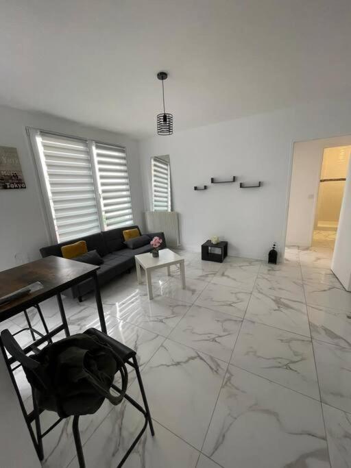 Appartement 2 Pieces, Salon Et Chambre, 44M2 Refait A Neuf 克利希 外观 照片